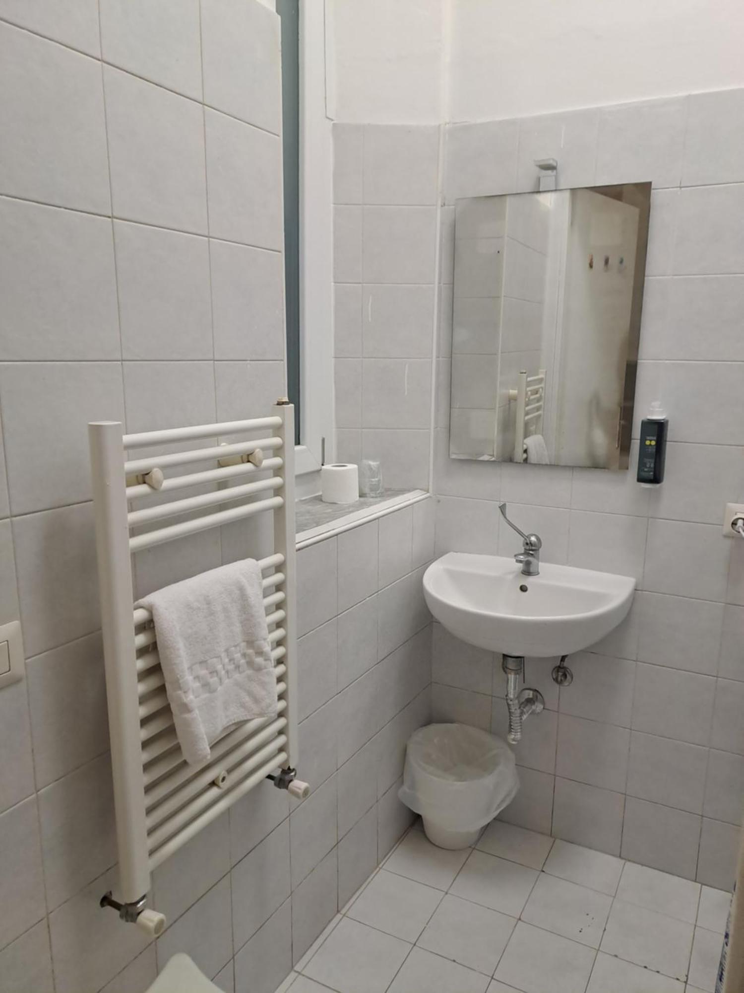 Giappone Inn Flat Livorno Exterior foto